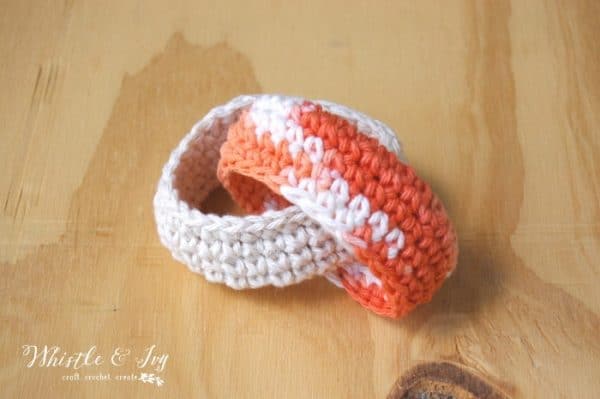 Crochet Baby Teethers - These adorable linked teethers are made with cotton yarn and can be moistened and frozen for extra teething relief. 
