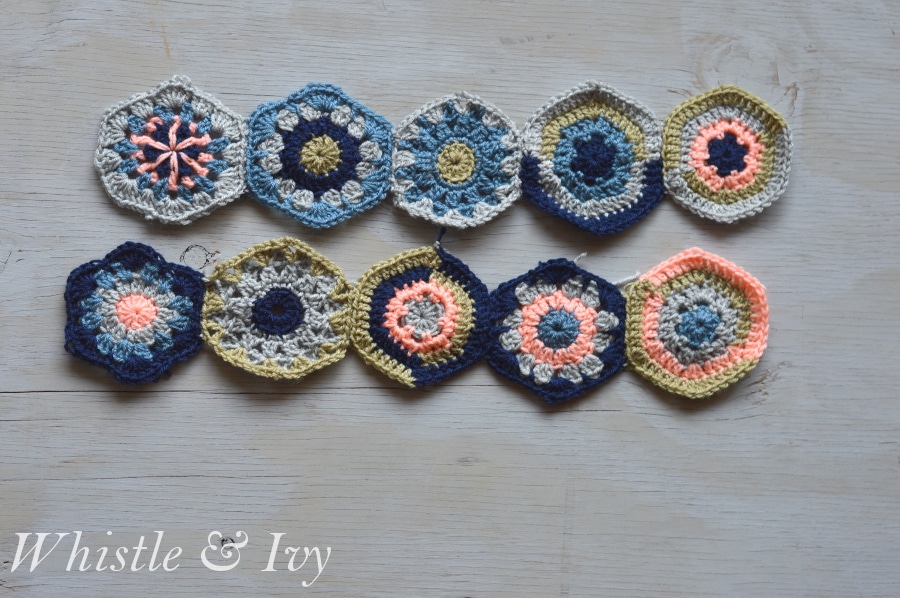 Use crochet hexagons to make this comfortable hexagon camera strap | Whistle and Ivy