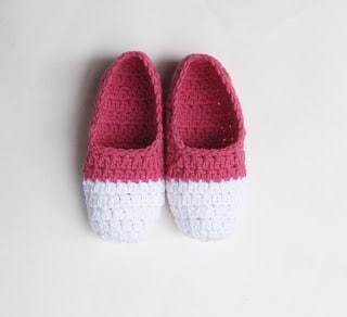 14 Free Crochet Slipper Patterns - Crochet for your feet with these 14 fabulous and cute slipper patterns | Whistle and Ivy