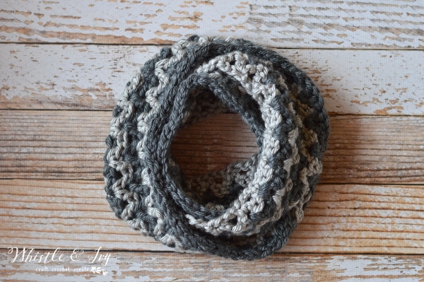 Ric Rac Striped Scarf - Make this quick and chunky crochet scarf with this free crochet pattern. 