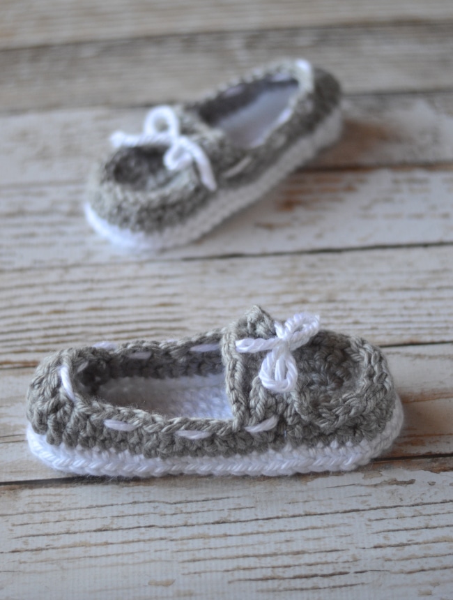 Women’s Chunky Crochet Boat Slippers – Free Crochet Pattern