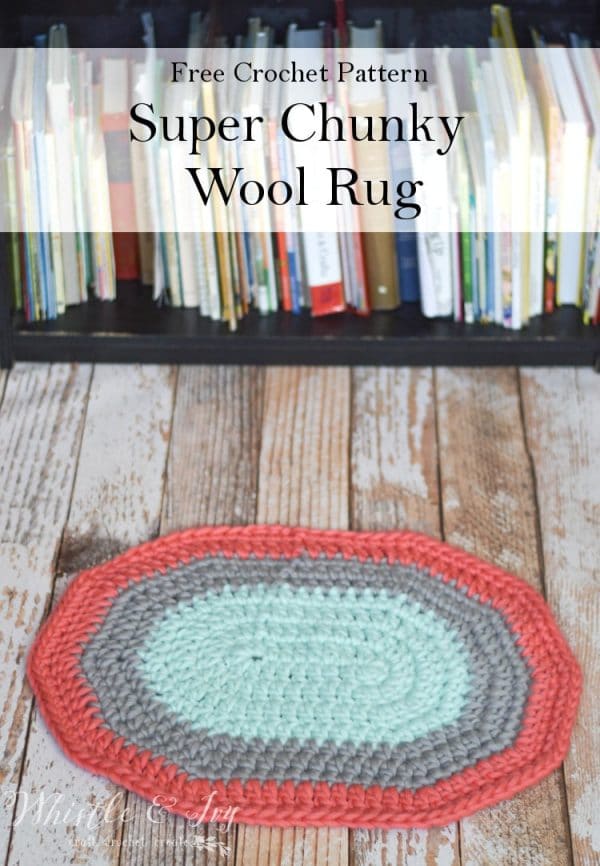 Free Crochet Pattern: Super Chunky Wool Rug | Make this pretty and squishy wool rug in just a few minutes with chunky yarn and a large hook.