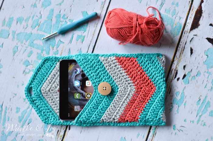 Chevron Crochet Tablet Pouch  – Free Crochet Pattern