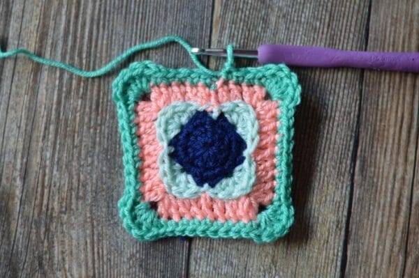 FREE Crochet Pattern: Aurora Flora Crochet Square - Use these pretty 5" squares for your next afghan or granny square project! 