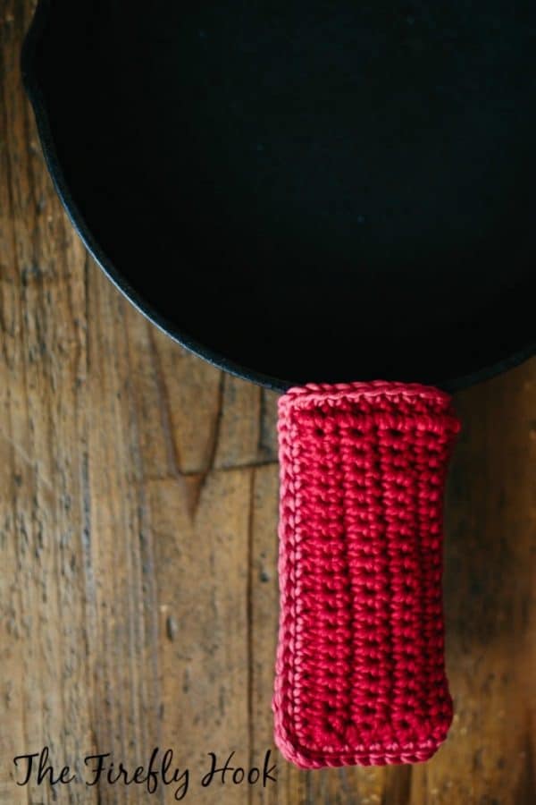 Free Pattern: Double-Layered Handle Holder by The Firefly Hook