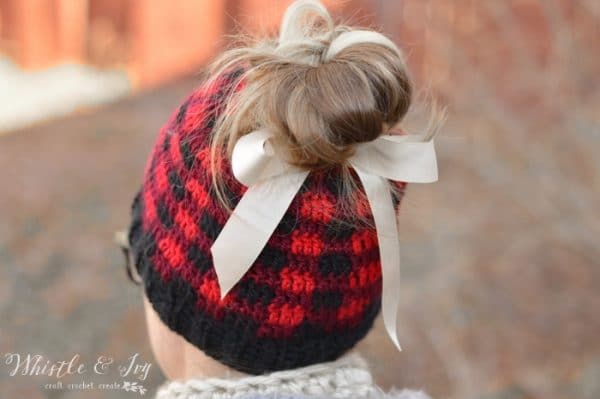 FREE Crochet Pattern: Messy But Plaid Hat | Keep warm and stay fabulous with this cute crochet messy bun hat in a trendy buffalo plaid! 
