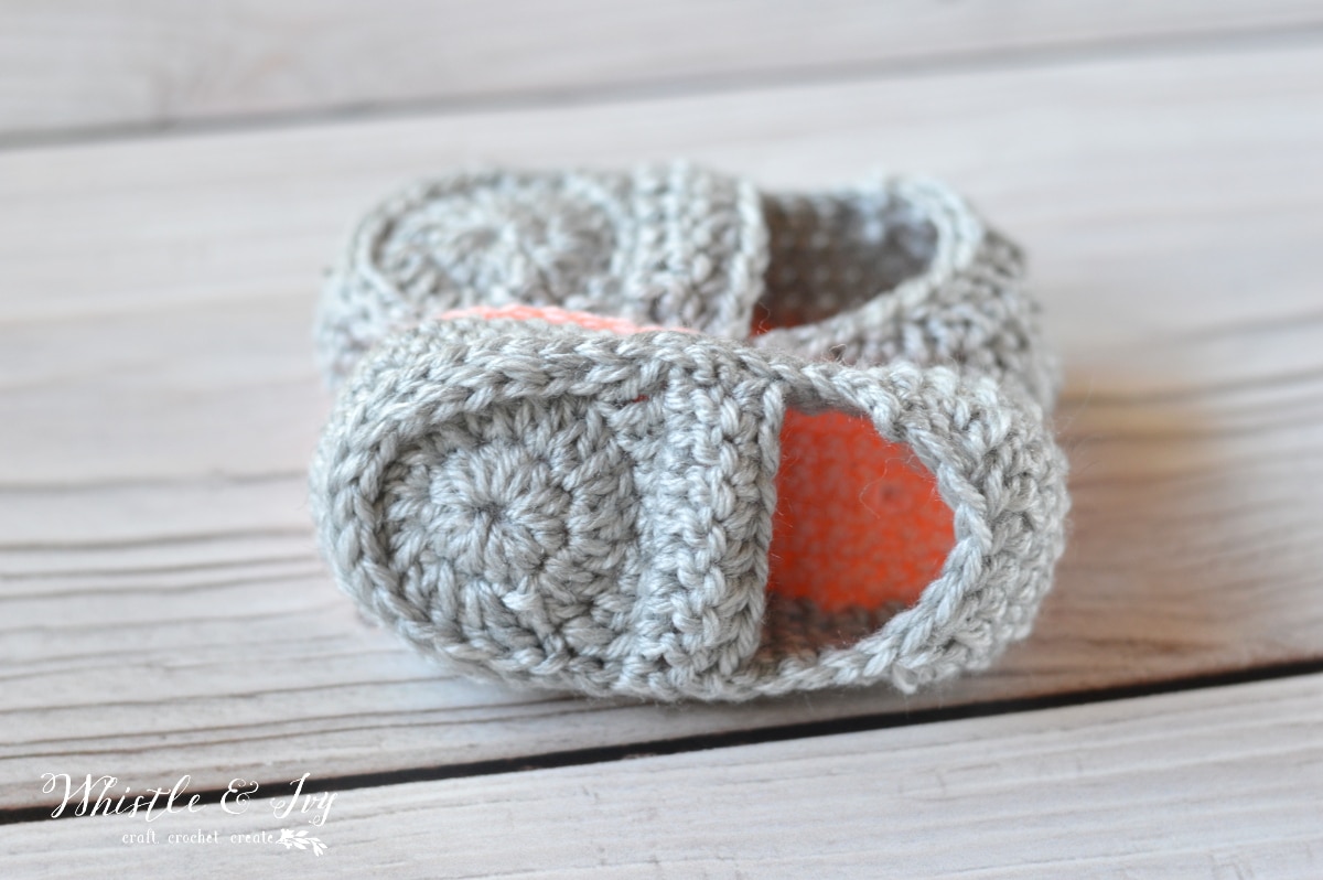 Easy adorable and simple crochet loafer booties, perfect for baby boys or girls, crochet pattern, perfect for baby gifts 