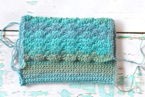 \cute and pretty crochet shell stitch clutch crochet pattern