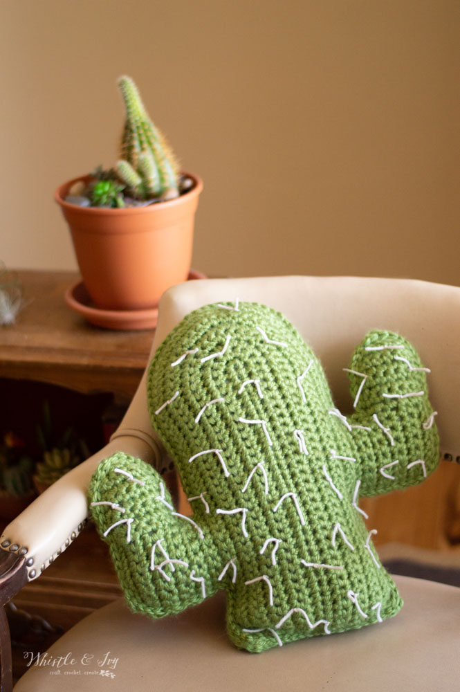 Crochet Cactus Pillows – Free Crochet Pattern