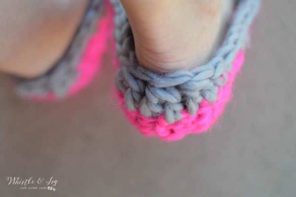 FREE Crochet Pattern: 30 Minute Chunky Crochet Slippers | These quick and cozy slippers work up very fast and are so comfortable! 