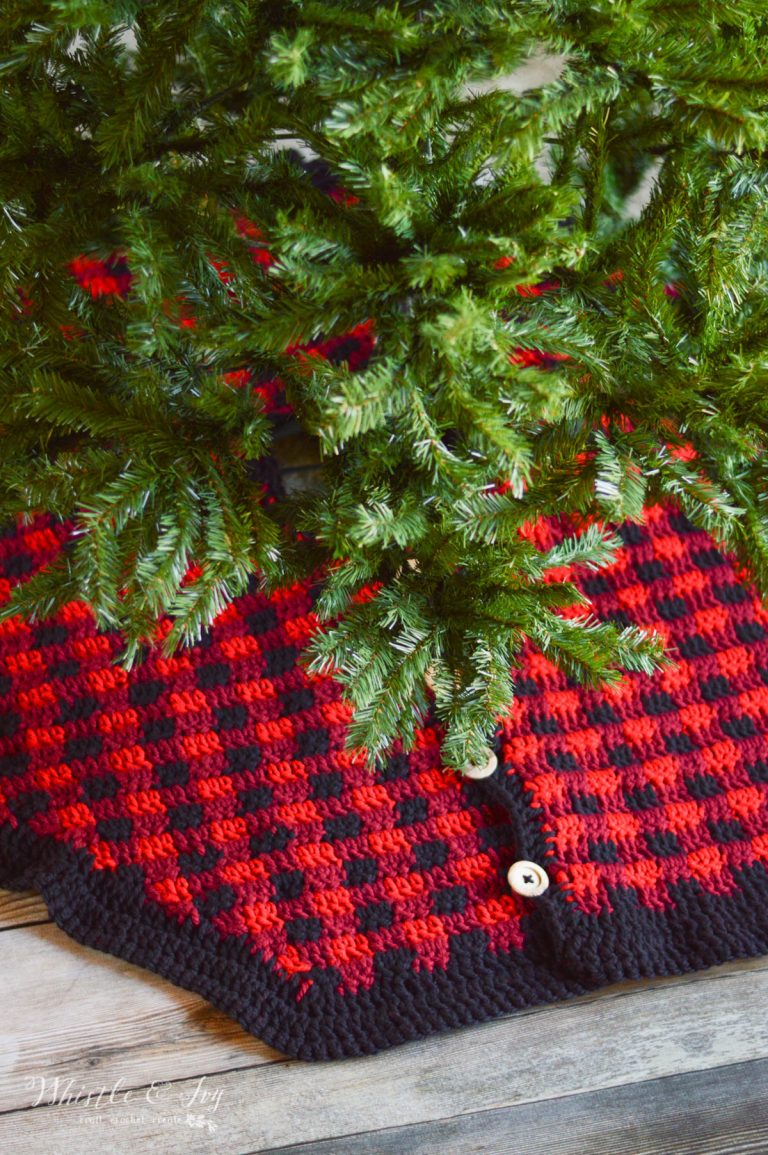 Crochet Plaid Tree Skirt – Crochet Pattern
