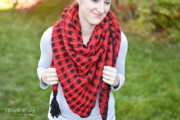 FREE Crochet Pattern: Crochet Plaid Triangle Scarf - This cozy scarf is perfect for chilly fall weather and doubles as a shawl too!