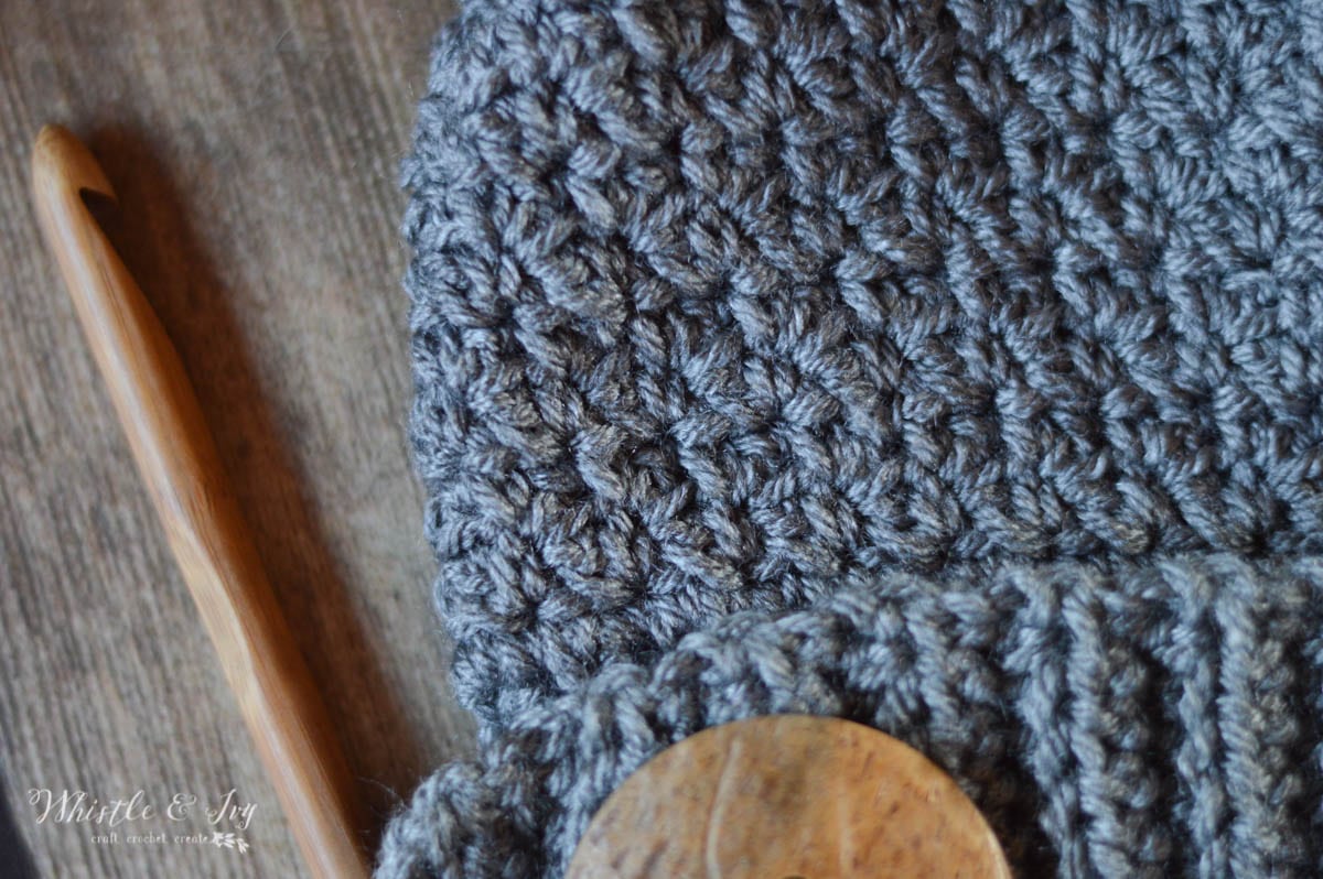 close up of the crochet grit stitch 
