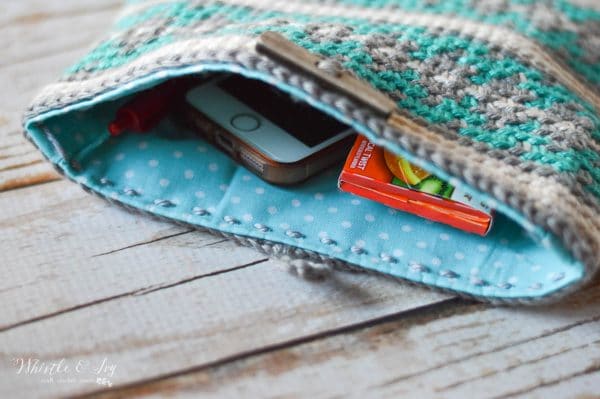Crochet Quick-Stop Clutch - This beautiful tapestry crochet work is much easier than you think and has an amazing effect. Learn how to make this clutch and lots of other amazing projects in Modern Tapestry Crochet. 