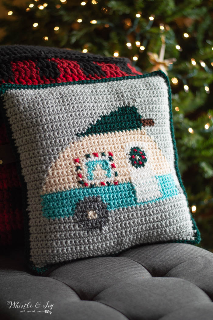 Christmas Crochet Camper Pillow – Free Crochet Pattern