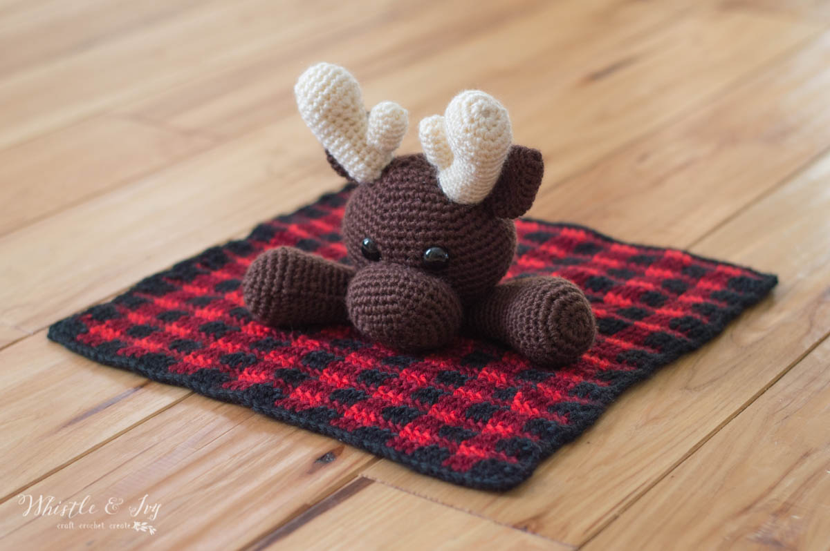 moose lovey plaid crochet pattern