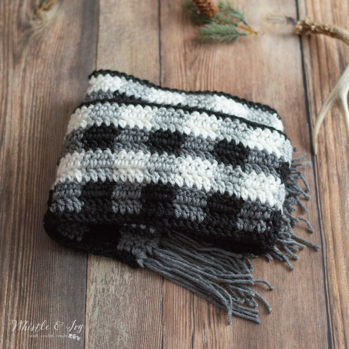 free crochet pattern black and white buffalo plaid scarf 