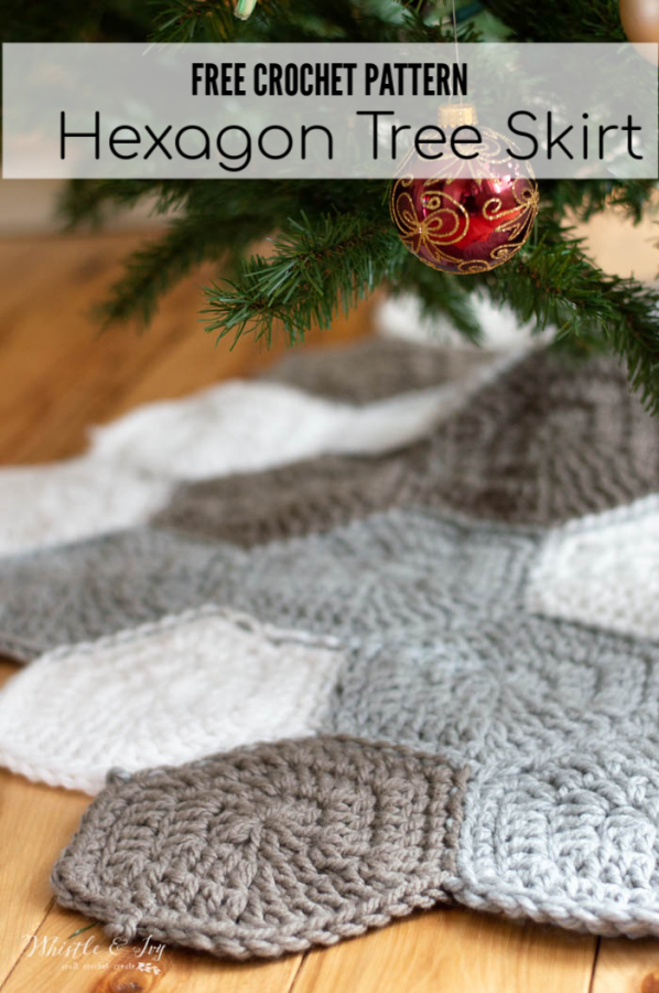 Crochet Christmas Tree Skirt Pattern — Part 1: The Grannies - Petals to  Picots