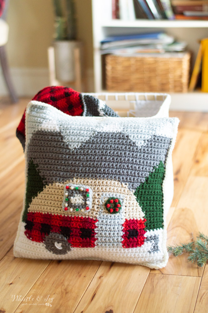 Crochet Plaid Camper Pillow – Free Crochet Pattern