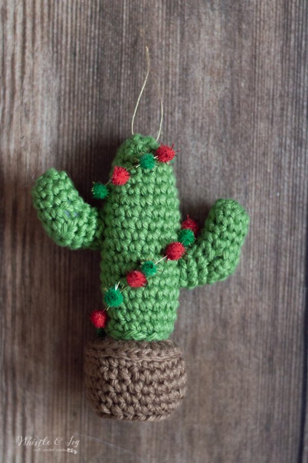 crochet cactus ornament Christmas holiday free crochet pattern 