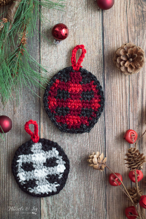 Flat Plaid Ornament – Crochet Pattern