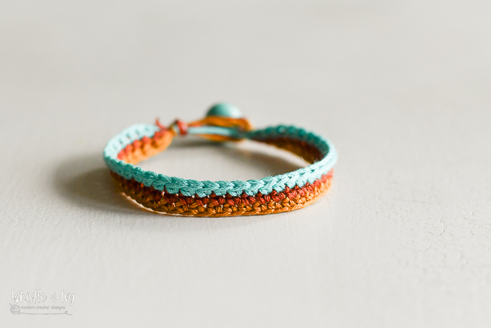 easy free crochet friendship bracelet crochet pattern summer crochet ideas for kids and teens crochet with embroidery thread 