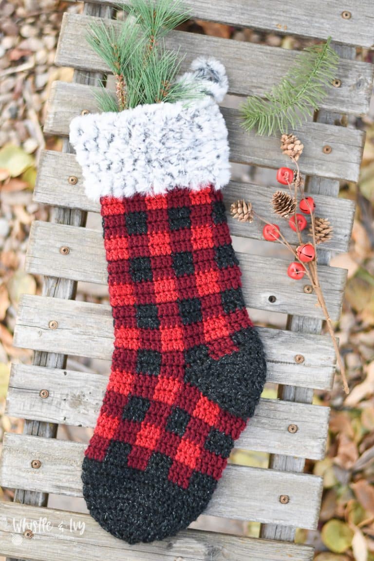 Make a New Favorite Crochet Buffalo Plaid Stocking – A FREE Crochet Pattern