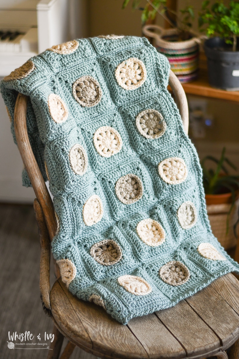Sand Dollar Crochet Blanket – Summer Approved Crochet Blanket Pattern to Make