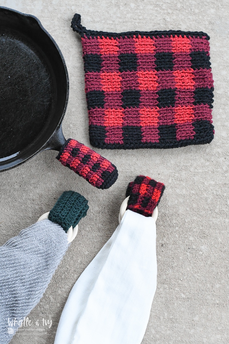 Festive Plaid Crochet Dish Towel Holder + Two more kitchen essentials to make!