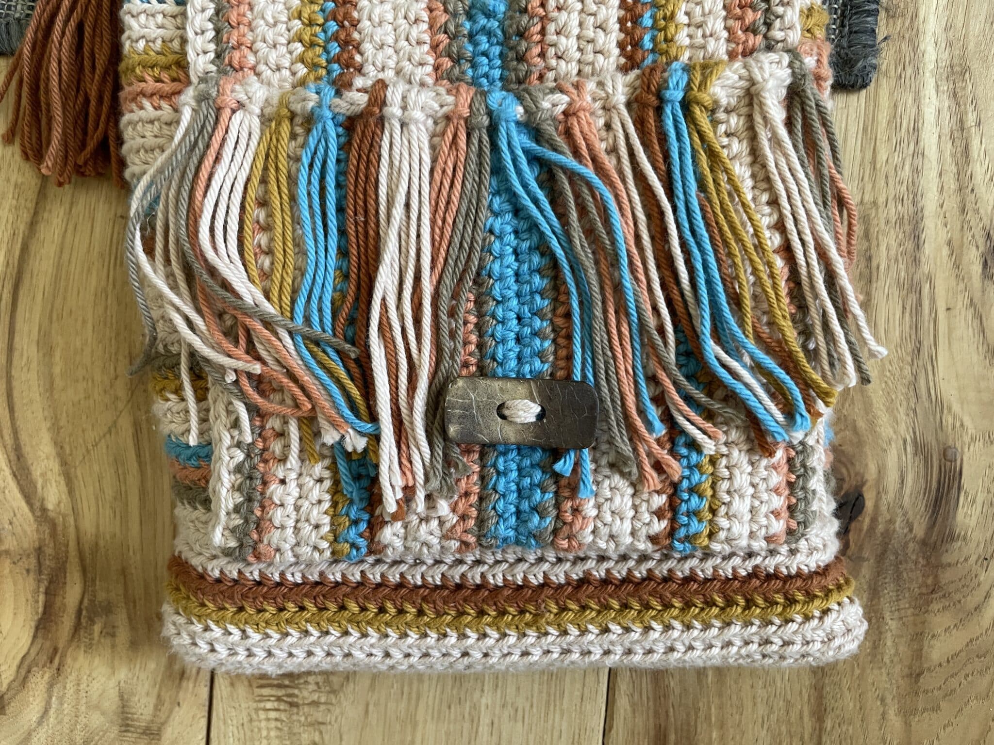 Baja Striped Crochet Crossbody Bag - crochet pattern